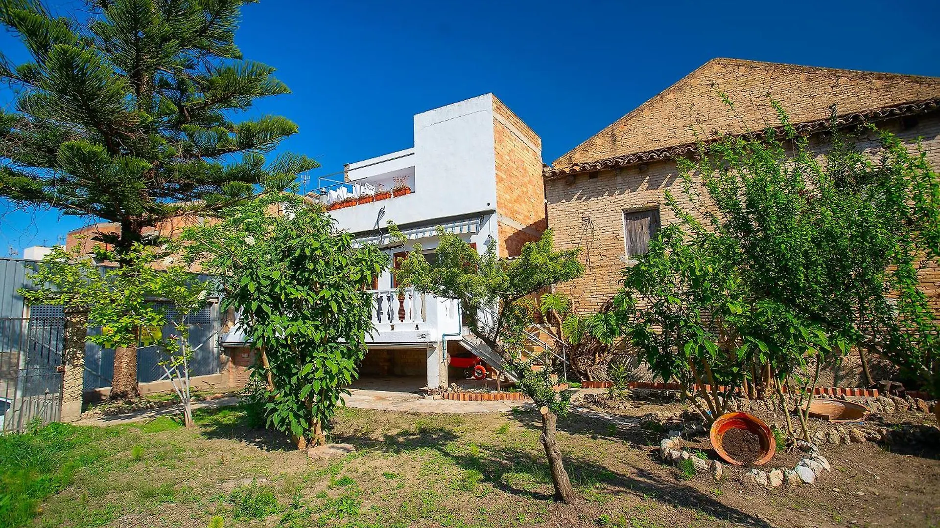 Guest house Lo Jardi De Benifallet Spain